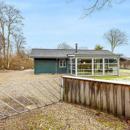 Feriehus 4 Bedroom Stunning In *