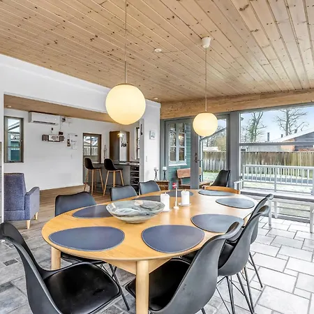 4 Bedroom Stunning In *