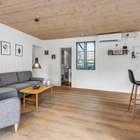 4 Bedroom Stunning In הדרסלב