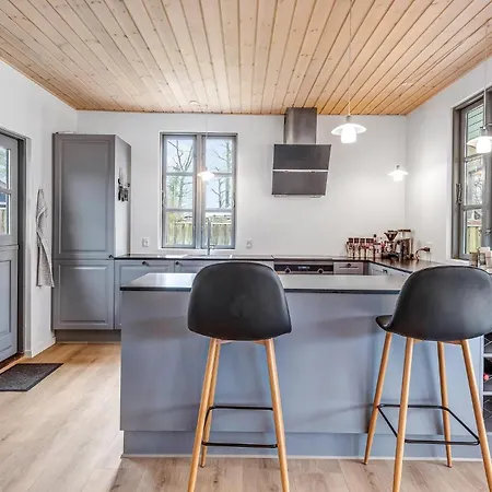 4 Bedroom Stunning In הדרסלב