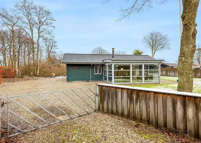 Feriehus 4 Bedroom Stunning In *